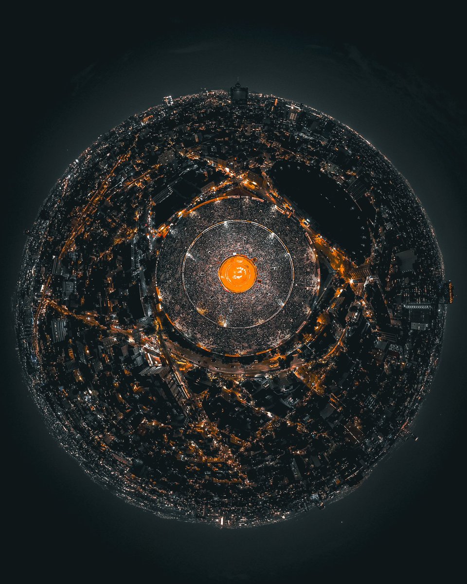 LaPlazaMexico's tweet photo. Ahora un poema ❤️ La México desde las alturas. https://t.co/4Hs03UgyCz