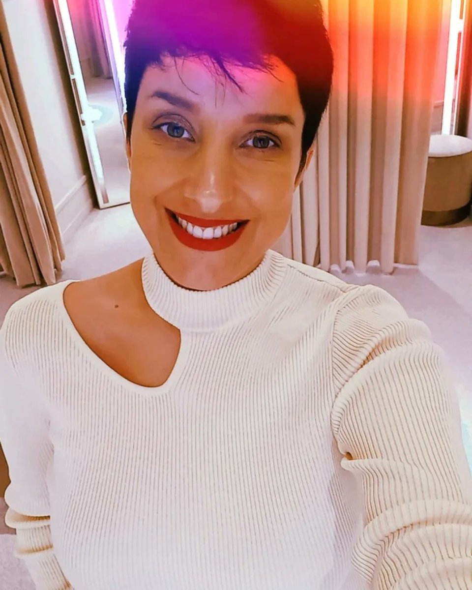 operarialine's tweet photo. essa sou eu em 2024
depois de passar por um ano que só Jesus na causa
enfrentar de novo minha doença auto imune e saber que eu TENHO um futuro sim e que ele será feliz
me deu forças pra acordar hoje e ir à luta
#espondiloartrite #espondilite #autoimune #reumatologia #eusouraro https://t.co/WqrRKgjdVS
