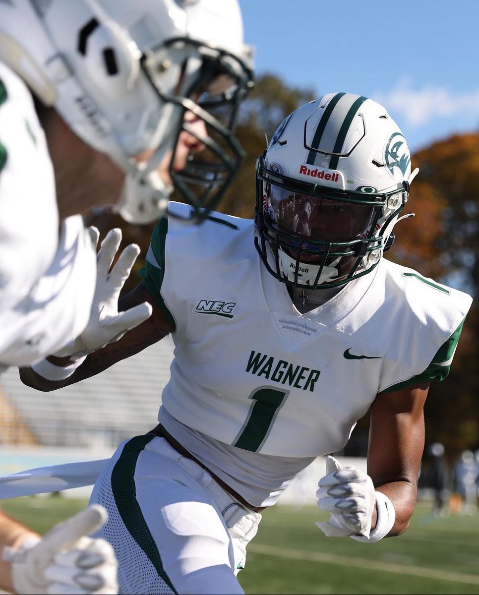 Honored to receive a Division 1 offer to Wagner. 

Thank you <a href="/QBoogieSports/">Quincy Barnes</a> for the opportunity!

<a href="/BretLockett26/">Bret Lockett</a> @coach_dub12 <a href="/CoachTurner210/">Elliott Turner II</a> <a href="/BrandonHuffman/">Brandon Huffman</a> <a href="/latsondheimer/">eric sondheimer</a> <a href="/RivalsFriedman/">Adam Friedman</a> <a href="/adamgorney/">Adam Gorney</a> <a href="/TheMatt_V/">TheMatt_V</a> <a href="/GregBiggins/">Greg Biggins</a>