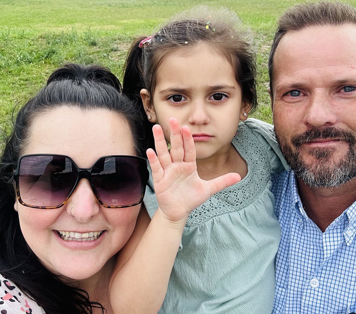 AveryStrongDIPG's tweet photo. An update on Avery's auntie Leesee and her dad's sister, Alyse, in her fight against gall bladder cancer: https://t.co/30EagNtRiM https://t.co/lHF8sPM7gl