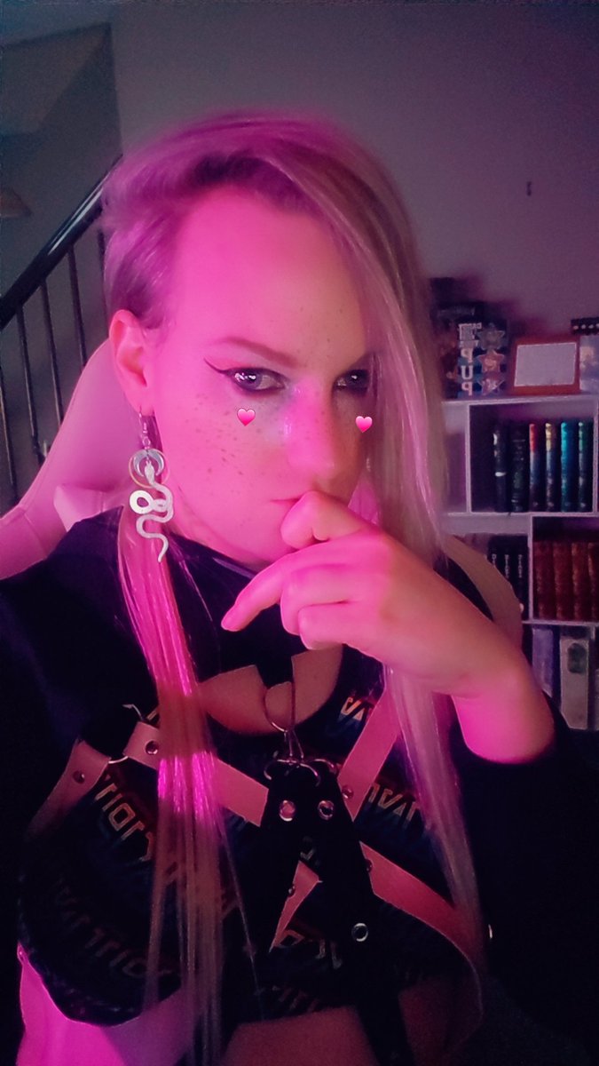 Your favorite #Furry #Femboy is back with more #ApexLegends!!!

Twitch.tv/thegrinninggam…

#gay #lgbt #stream #streamer #twitch #femboystreamer #furrystreamer #emo #scene