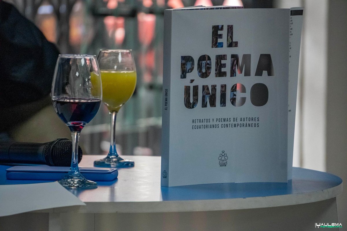 Cronopiolito's tweet photo. Estamos felices de la reciente edición de una lista de poemas y poetas únicos ecuatorianos, y residentes en Ecuador. Nos ha incluido en esa impresión además de un retrato, el gesto de la memoria. https://t.co/eRBoqlNOiy