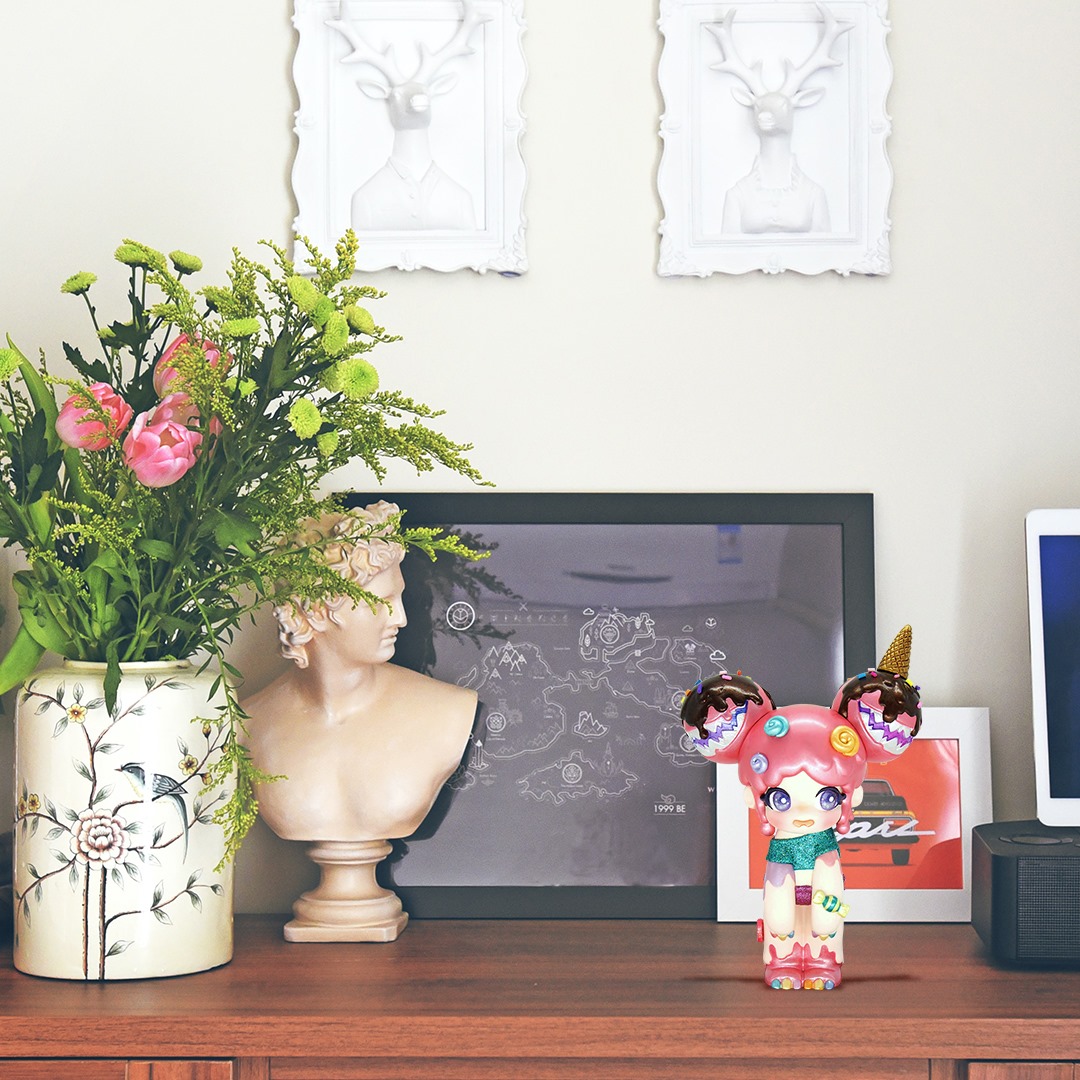 You're in for a treat in @moedouble2020 Yaya painted in glittery colors and designed with some sweet treats. Yum yum for the YaYa Sweet Sweet. 🍦🍬