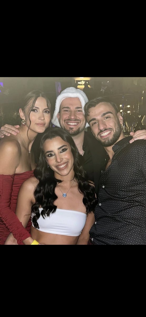 lvl_sobral's tweet photo. O verdadeiro significado de “os de verdade eu sei quem são”  lindos 💞 #iasmin #vale #Zaza #jessica #bbtvi https://t.co/k5DzVmUZ8H