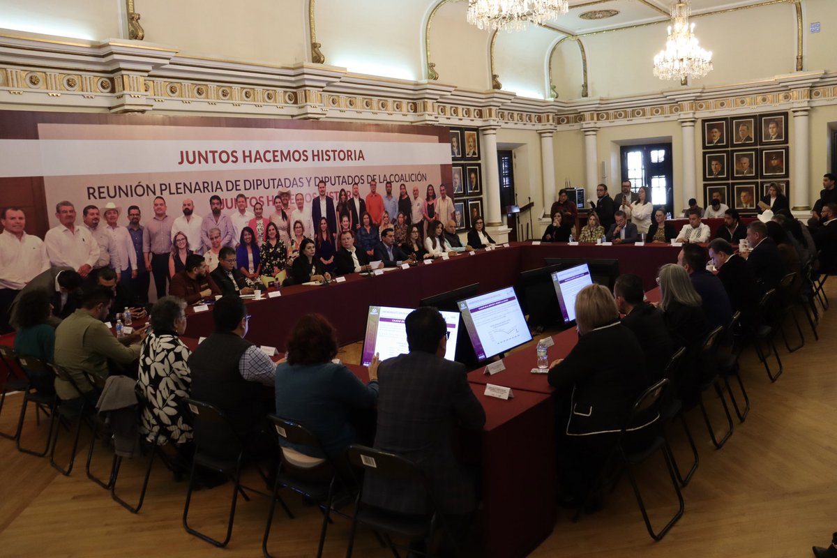 elmemonoriega's tweet photo. Qué gusto participar en la Reunión Plenaria con diputadas y diputados de la coalición Juntos Hacemos Historia, donde nos reunimos para trabajar en la elaboración conjunta de la agenda legislativa para este periodo. 

Desde el @CongresoSon, con el apoyo de las y los legisladores aliados del pueblo de Sonora, hemos transformado y fortalecido las acciones de la @contraloriason para optimizar la función pública. Así avanzamos más, en equipo.
