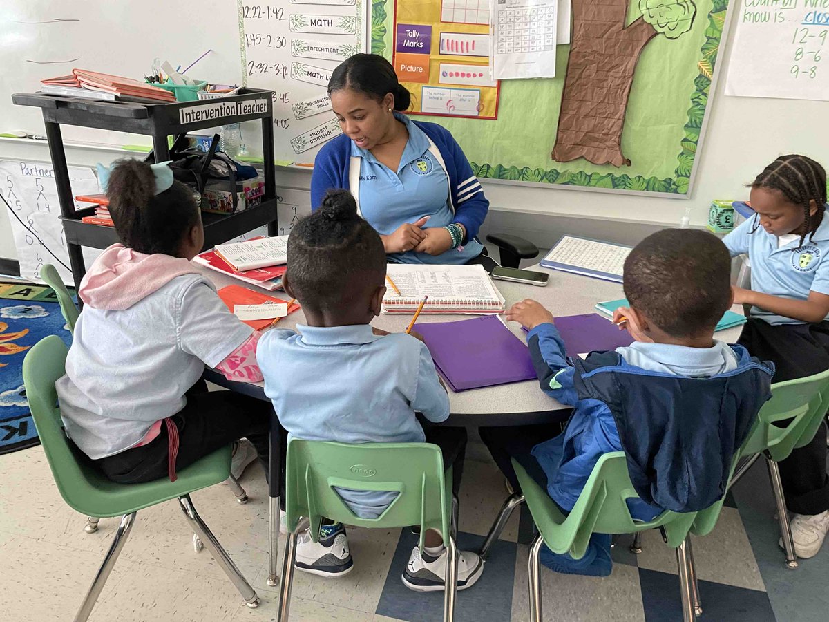 Great to spend time at @ReNEWSchools Dolores T. Aaron Academy in NOLA today w/ Asst. Principal Ms. Dominique observing reading mastery classes & talking to teachers about the impact of their #AIMPathways training. #ResearchtoPractice @La_Believes