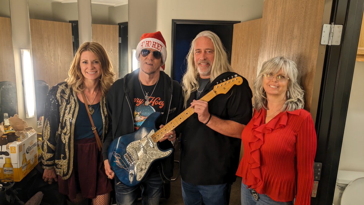 DogsonDeploymnt's tweet photo. We are thrilled to extend our heartfelt appreciation to the legendary Gary Hoey for his incredible support during his Ho! Ho! Hoey! Holiday Tour! π€
Read more: https://t.co/iDybtt6UIy
#DogsonDeployment #FrontlineTails #Blog #GaryHoey #rockandroll #RhythmofGiving https://t.co/tDZVfh59up