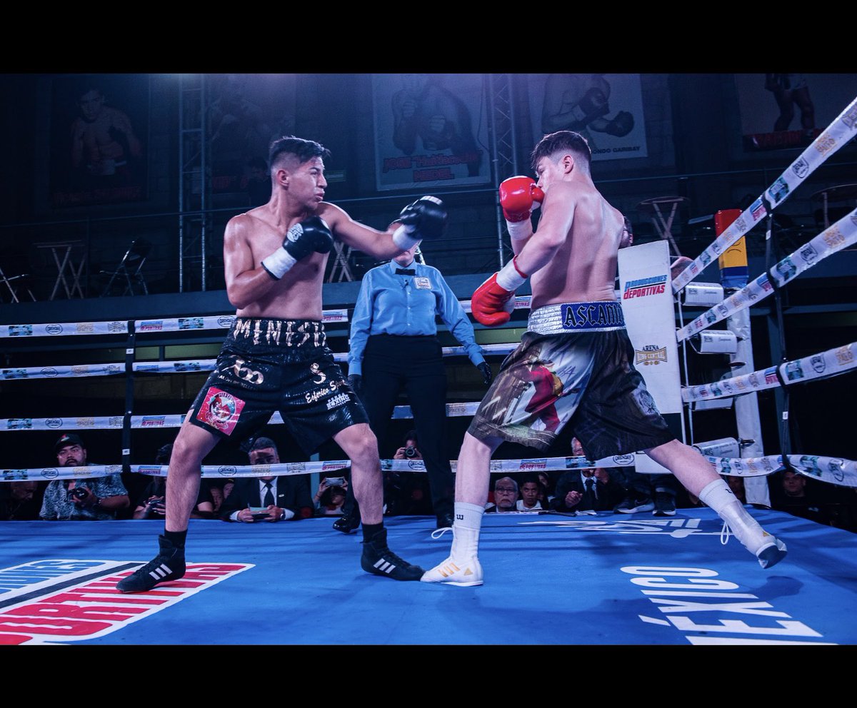 <a href="/joseangel_1975/">José Ángel Pérez</a> <a href="/LarriPuraVida13/">Ibon Larrinaga</a> <a href="/EmilMarquiegui/">Emilio Marquiegui</a> <a href="/UgarteJaime/">Jaime Ugarte</a> <a href="/MBerdonce/">Manel Berdonce</a> <a href="/MartnezKiko/">Kiko Martínez</a> <a href="/javicastillejo/">Javier Castillejo</a> <a href="/Boxeo_Total/">BoxeoTotal.net</a> <a href="/K_Farrell_BEM/">Kieran Farrell BEM</a> <a href="/juankarlos74/">Juan Karlos</a> <a href="/Vicious_boxing/">Vicious Promotions</a> <a href="/sandormartin/">Sandor Martin</a> <a href="/BarruBox/">J.I. Barruetabeña</a> <a href="/FEBOXEO1/">Federación Española de Boxeo</a> <a href="/manuvalero/">Manuel Valero Terrón</a> <a href="/Solo_Boxeo/">SoloBoxeo.com</a> <a href="/BASTIONBOXEO/">Bastión Boxeo</a> <a href="/TotalBox_/">Total Box</a> <a href="/lilianarnabal/">Liliana Arnabal</a> <a href="/MariaLima6547/">Maria6547</a> <a href="/elenamendezr/">Elena Mendez R</a> <a href="/chaka_210/">Roberto Cordova</a> <a href="/cartisera1/">Carlos Tisera</a> <a href="/EstebanSANROQU1/">Esteban SAN ROQUE</a> <a href="/paolovega/">Paolo Vega 🇨🇴</a> <a href="/Reydoski/">Rey </a> <a href="/anibalsosa404/">Anibal Sosa</a> <a href="/ovalenzuela09/">Oscar  Valenzuela</a> <a href="/osc_maldonado/">oscar maldonado</a> <a href="/patinguillotina/">Guillotina</a> <a href="/csrlos_e/">Guillotina</a> <a href="/YiriesA/">Yiries Amaya</a> <a href="/Gustavoportillo/">Gustavo Portillo</a> <a href="/WBCBoxing/">World Boxing Council</a> <a href="/WorldBoxingOrg/">WBO</a> <a href="/IBFUSBAboxing/">IBF</a> <a href="/richmaldonad/">Ricardo Maldonado</a> <a href="/pdeportivas_/">Producciones Deportivas</a> 📽️ 🔝126 ⚖️ a 4 Rounds
Oliver Ascanio 🆚 Azael Meneses
⏱️O6’00”

Cómo ve a este prospecto “El Alemán” Ascanio para el Dual Meet España 🇪🇸  🆚 México 🇲🇽 que andamos fraguando. @ringsider2Ø2Ø

#CombateSPACE 🌎
<a href="/canalspace/">Canal Space</a> <a href="/tntsports/">TNT Sports</a> <a href="/TNTSportsAR/">TNT Sports Argentina</a> <a href="/TNTSportsCL/">TNT Sports Chile</a> 

📸 @manuel_ceronte🇲🇽