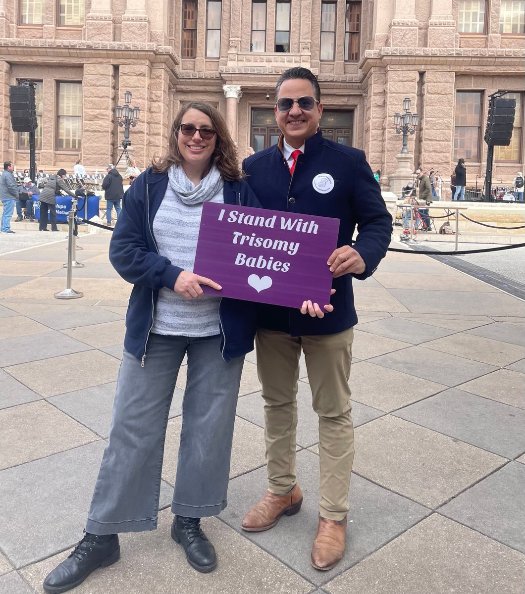 txvalues's tweet photo. For the TX Rally for Life last Sat, Jacqueline Smith, a Trisomy 18 Mom, led the effort to print these signs. #TxValues partnered with her to amplify this issue & her story. #LoveThemBoth
Trisomy 18 Dad, Rick Santorum, joined a recent #TexasValuesReport: https://t.co/WLKKIvTNA5 https://t.co/y5d1g4Nhf3