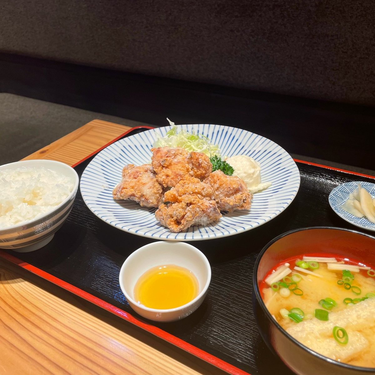 Umakatsudou's tweet photo. 本日も11:30よりオープン！
おいしいランチ食べてみなさま
がんばっていきましょうー！
夜の営業は貸し切りとなります。
よろしくお願いいたします👀👀
#関内
#居酒屋
#ランチ
#球磨焼酎
#馬刺し
#馬肉料理
#マリナード地下街
#野毛
#昼飲み
#桜木町
#くまモン https://t.co/hMSd0ddwIM