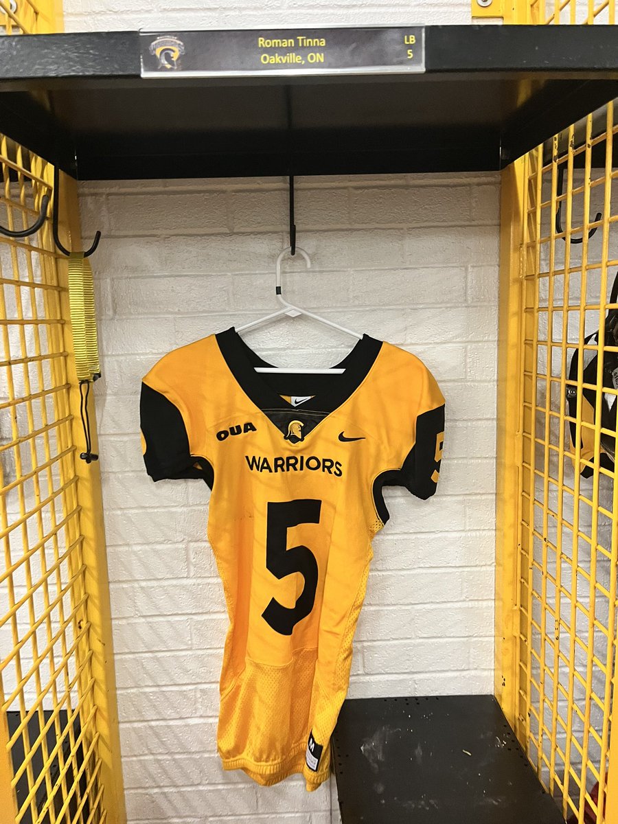 TinnaRoman's tweet image. After a great visit today and talks with @bertwarriorfbal and @CoachConway49, I’m blessed to announce I have received an offer to play football at the University of Waterloo ⚫️🟡 #AGTG 
@WlooFTB @HTTitansFB