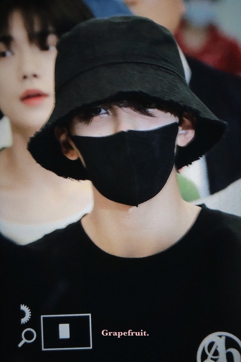 jeonghan pics on my phone (@yjhphone) on Twitter photo 