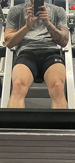 Leg day and cardio day after AVN ends is fucking killing me. I&rsquo;m entering my all work and no play era<a href="/tag/backday"class="tags"><span>#backday</span></a>