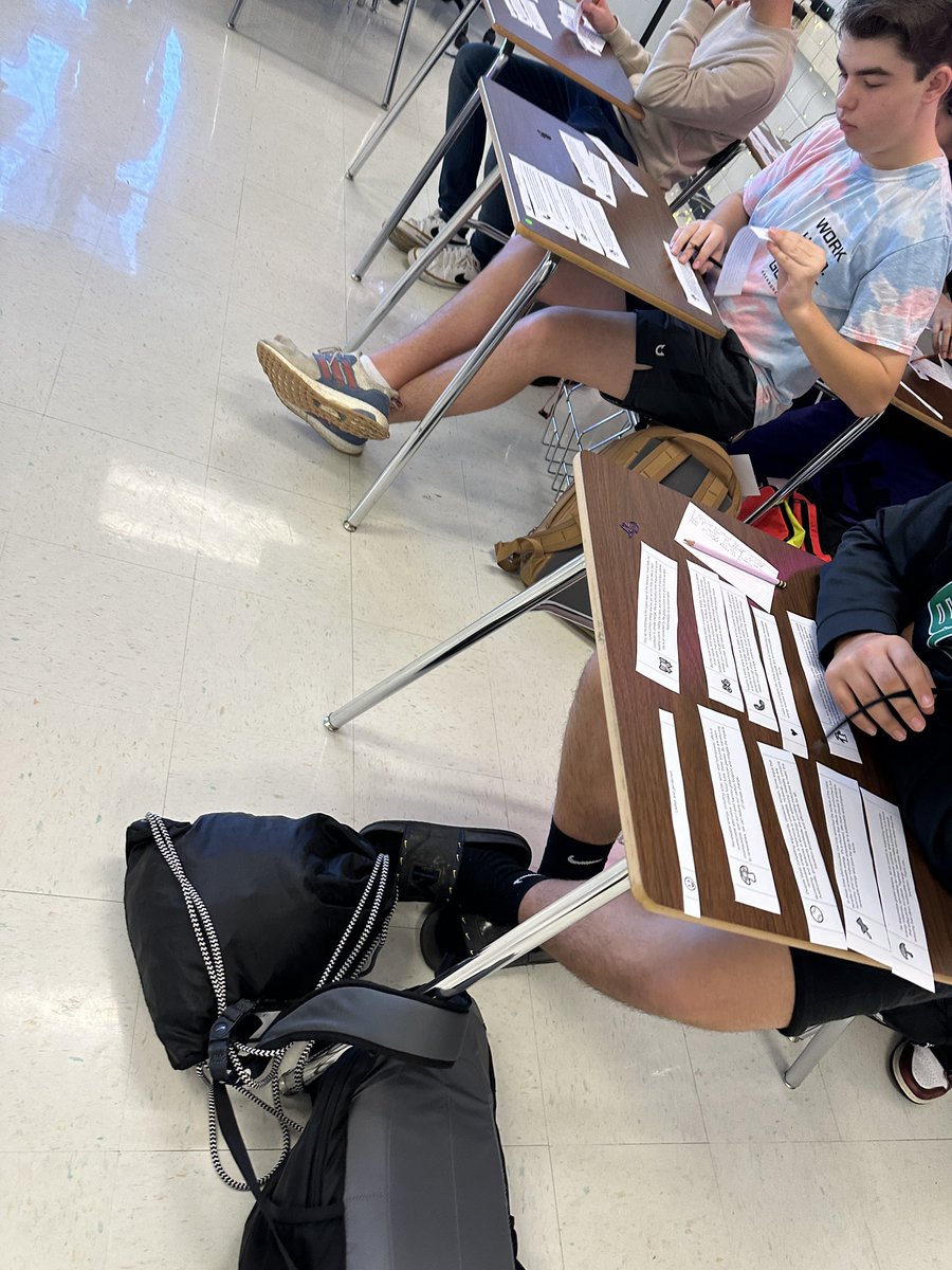 MsBMiddleton's tweet photo. Line of Reasoning and the importance of Transitions with freshmen this morning. @NISDBrandeis https://t.co/NQJh6Tp8tj