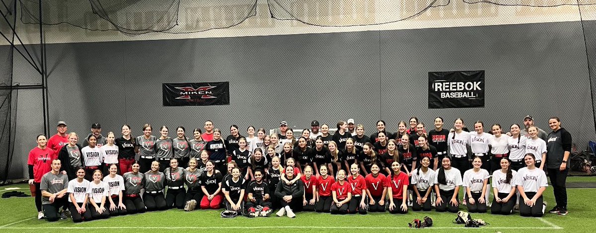 AlexisLorennij's tweet photo. Always a great a day getting to learn &amp; hang out with @LinMal_ Thank you for sharing your skills and insights. 
Big thanks to our dedicated coaches for pushing us to get better in yesterday’s organizational workout! Your guidance &amp; motivation inspire us to strive for excellence. https://t.co/zwZa3TOt4n