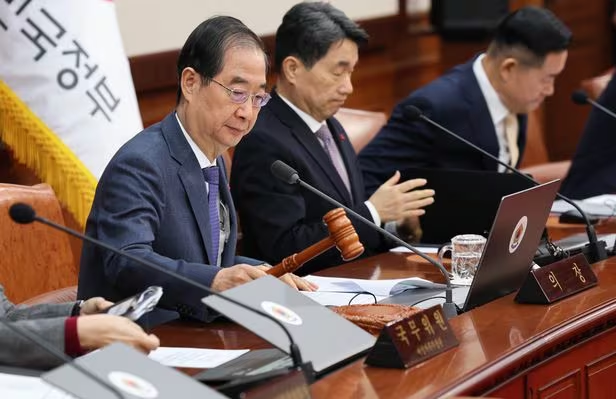 koryodynasty's tweet photo. Breaking: As expected, the cabinet has approved a motion demanding the National Assembly to reconsider a special bill mandating a new investigation into the Itaewon crowd crush in 2022.

In other words, they are asking President Yoon to veto the bill. https://t.co/o9sB3yh9WH