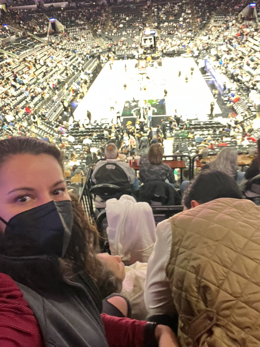 MVGutierrezMD's tweet image. I’m still masking at public events because #CovidIsNotOver 😷🦠🏀
#GoSpursGo
