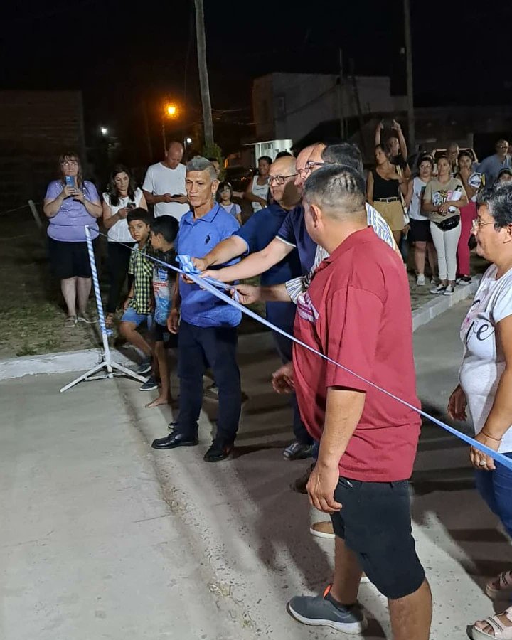 ¡Inaguramos una calle en el Barrio Alcoíris, todo gracias a la gran gestión y a la ayuda de los vecinos que contribuyeron en este proyecto! 🙌🏻🙌🏻💪