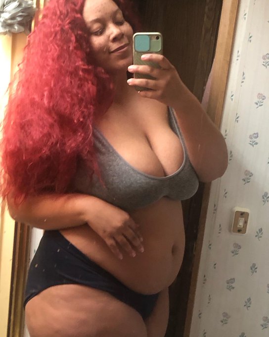 Granny panties and sports bras https://t.co/LbTgS8SPLX<a href="/tag/valentines"class="tags"><span>#valentines</span></a><a href="/tag/valentineday"class="tags"><span>#valentineday</span></a>