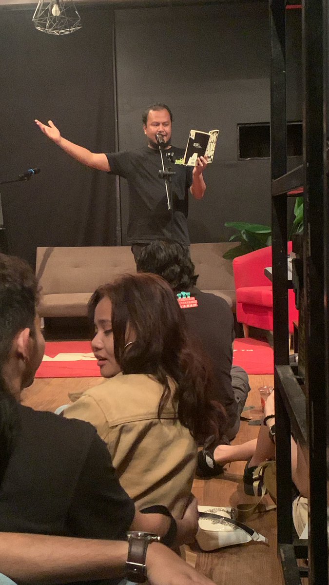 sifakap's tweet photo. Power @aloyparadoks #pasarboco #throwbacktuesday https://t.co/4sifurZpDy