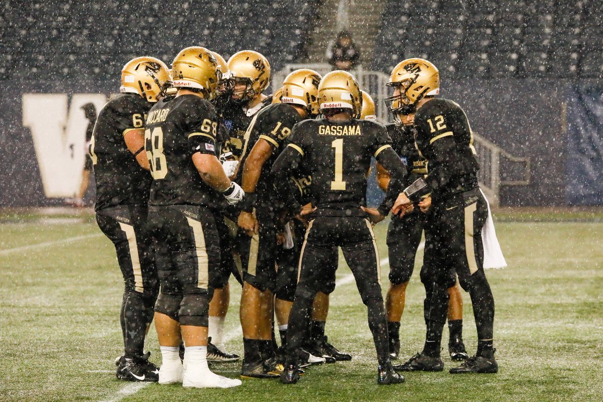 After a great conversation with Coach Dobie and <a href="/Sean_Ollie/">Sean Ollie</a>, I am extremely grateful to receive an offer to the University of Manitoba.
<a href="/MBBisons/">Manitoba Bison Football</a>