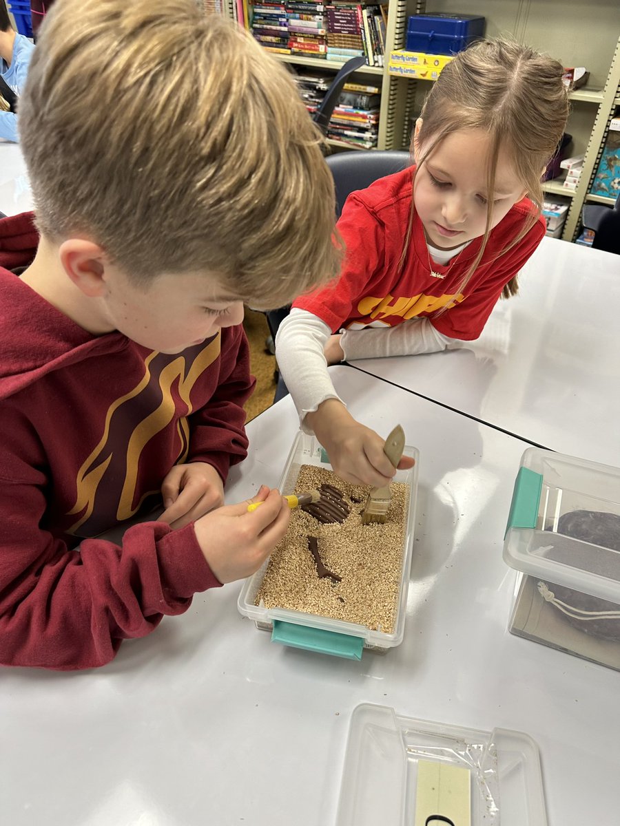 PCSDGifted's tweet photo. We pretended to be archaeologists  while learning from our guest speaker from the Cleveland Museum
of Natural History at PAGE today. https://t.co/Ohj7obGdEf