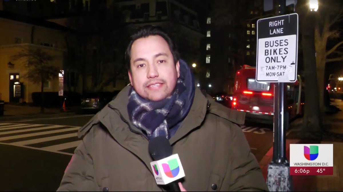 ThaliaVarelas's tweet photo. :) The best team!!!! @UnivisionDC @jesusalemarin @DanielRiveraTDC @JackyQuijanoSV @diegofelipetv @jeromura https://t.co/WyROLpxm4G