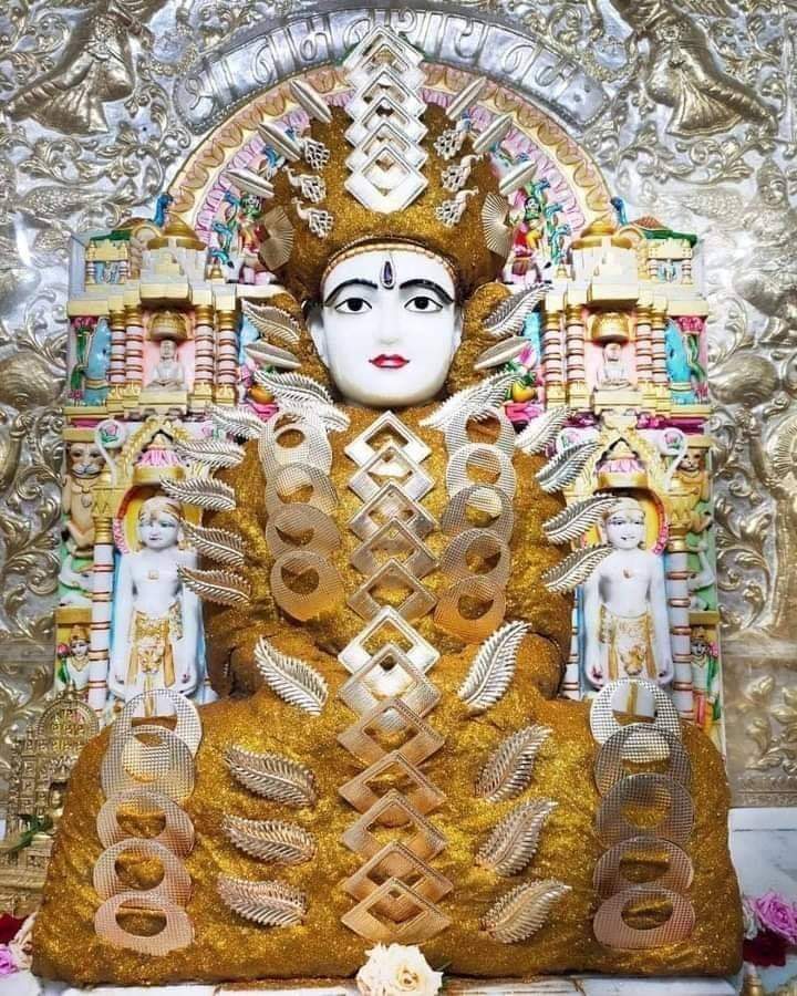 KrunalShah9006's tweet photo. *💎 "..कृपा करो करुणा करो.." 💎*

*पुद्गल परावर्तो वह्या भवचक्रमां हुं रह्यो भमी,*
*हे नाथ ! आजे आपना चरणो ग्रह्या छे में नमि,*
*मन माहरुं तुजमां रमे तुझ मूर्ति मुजने बहु गमी,*
*कृपा करो करुणा करो संसारथी तारो मने...✍🏻* https://t.co/lBjQpMiPbp