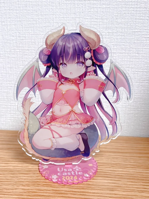こんなかんじに出来上がりました倉庫など各種お届けの準備をします! 表面の保護フィルムをはがすとつるつるきれいな見た目になります