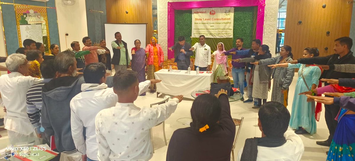 sndeep's tweet photo. Representatives from village development committees, gram panchayat, social organisations & block officials come together with #BlockDevelopmentOfficer in #aburoad #rajasthan to share the findings of our report on local impact of #climatechange & take a pledge to act together https://t.co/1chjgtBjYL