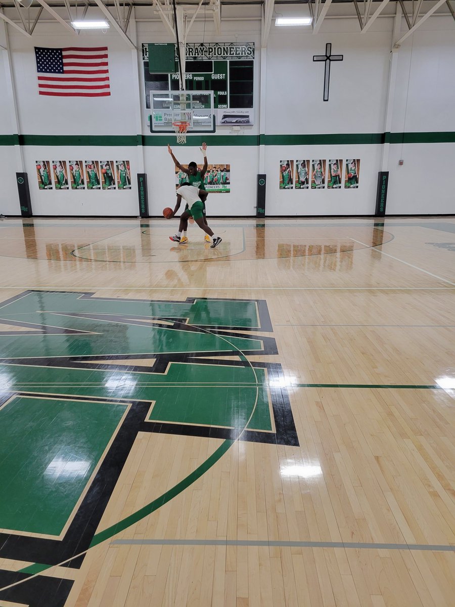 coachdedina's tweet photo. We've got some dudes here that want to work to be GREAT here at H-M. Absolute, OLD SCHOOL, TOUGH, GYM RATS. Love seeing them put the work in. The dividends and rewards of their hard work is starting to stack up. Two most improved players in our program. Future is bright #WeTrain https://t.co/rF3g9N97xJ