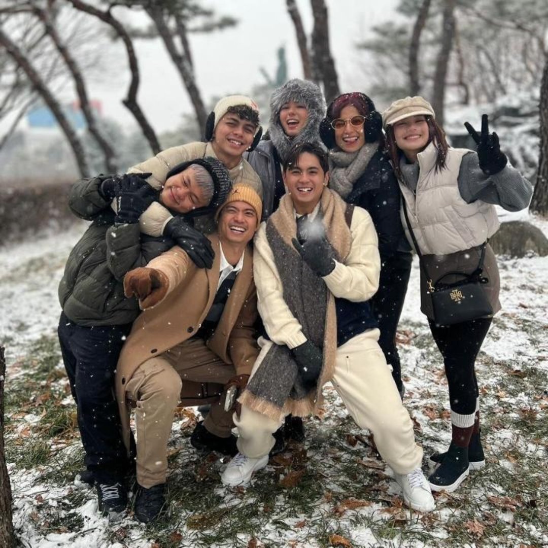 shipperistaofc_'s tweet photo. LOOK | THE RUNNERS! Running Man PH Season 2 runners are all smiles as they enjoy the winter in Seoul, South Korea. Catch Miguel Tanfelix in RMPH2, soon on GMA! @MiguelTanfelix_
#MiguelTanfelix #YsaGuel
#TeamCoffee #RMPh2
©️: @GMARunningManPH, Mikael Daez & Miguel Tanfelix https://t.co/Ri7bOWQv16