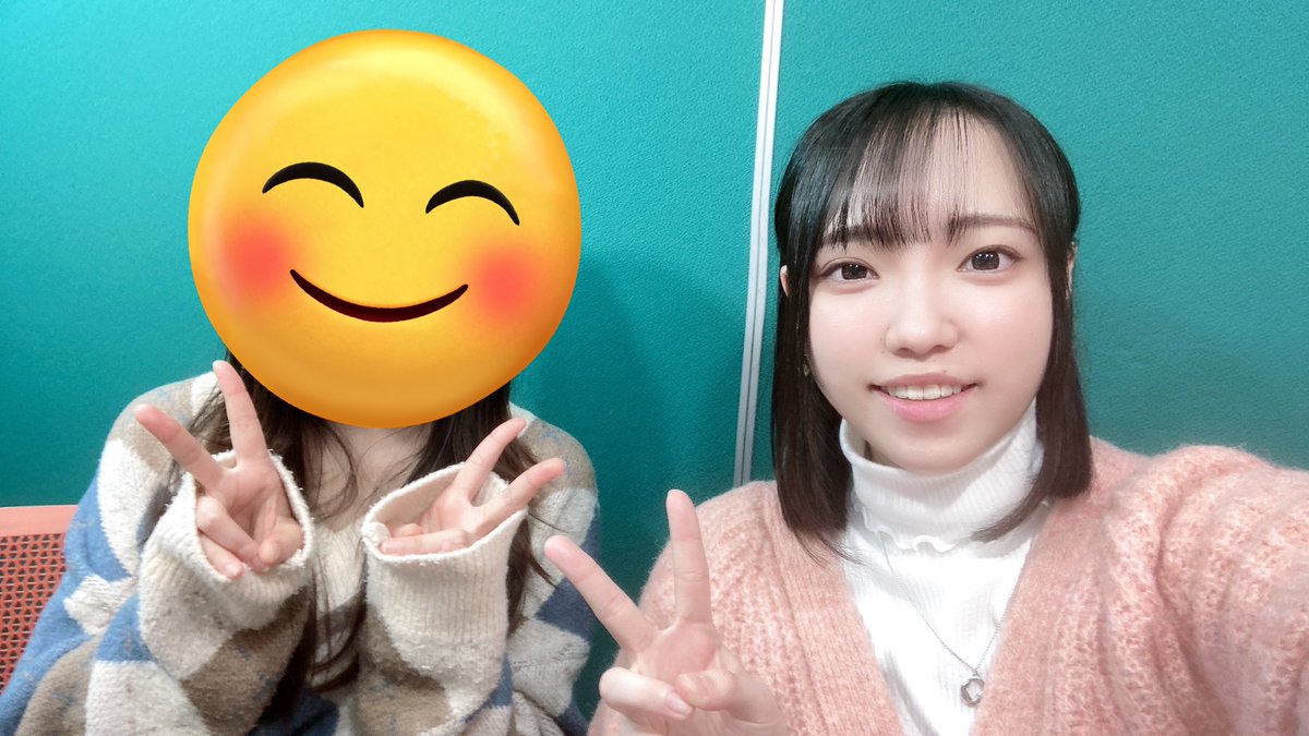 barairo858's tweet photo. 🌹バラ色ランチ🌹
 12:00～13:00公開生放送‼︎
 火曜日は ななみん が担当です♪

お隣は…？？？

2択バトル
『学習環境 自宅学習
　　　vs塾での学習どちらが集中できる?』

💌rose@296.fm
📮#バランチ #そらいぶ

▶️https://t.co/laXh0fZzuA https://t.co/iddvGpnHEH