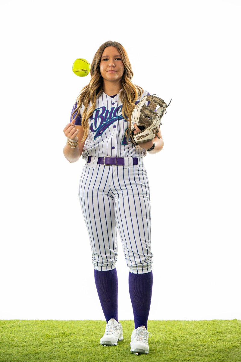 #3 of 8 in our ‘23Gradute Spotlight. <a href="/JennaTeakert/">Jenna Teakert</a> is a graduate of Parkway Central HS &amp; is currently <a href="/FSWBucs/">Florida SouthWestern Buccaneers</a> She has already committed to play in the Fall of ‘24 <a href="/EIU_Softball/">Eastern Illinois Softball</a> to start her Soph. season. Here is what she had to say:⬇️