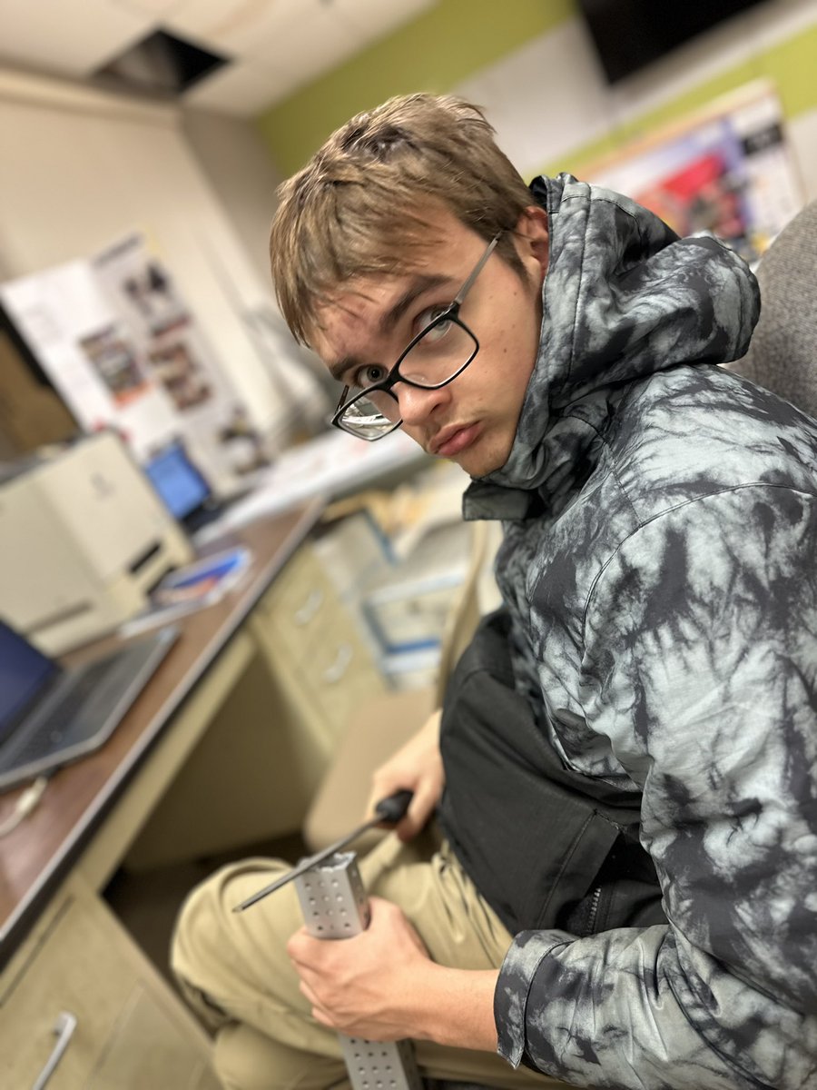 DarkSideRobots's tweet image. Between Markus doing drill press lessons, TJ and Stephen zooming with the Titanium Titans programmers, and Mark teaching electrical basics, we had a lot of on the job training happening today!