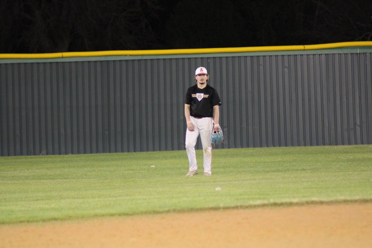 Our coyotes are putting in that hard work tonight as we prepare for their first scrimmage against <a href="/GPWildcatBsbl/">Gregory-Portland Baseball</a> Saturday morning at 10!!
#coyotes #baseball #orangeandwhite