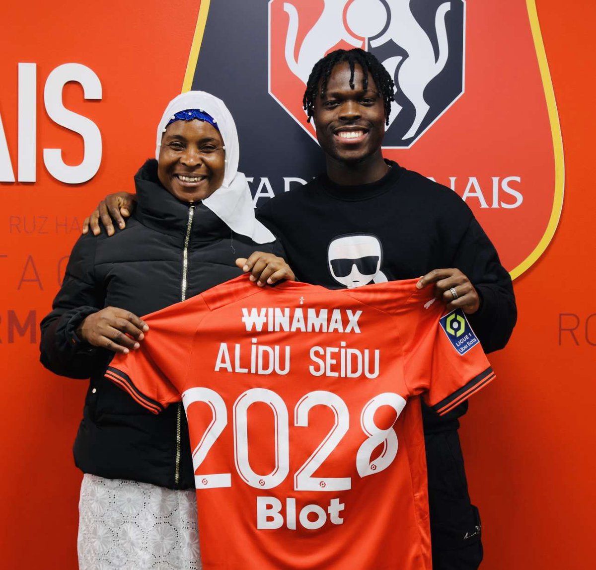 Black Stars defender Alidu has sealed his move to French side Rennes with his mum in attendance.

#MaxTV | #MaxSports | #MaxOnline | #MaxAfcon2023 | #AFCON2023