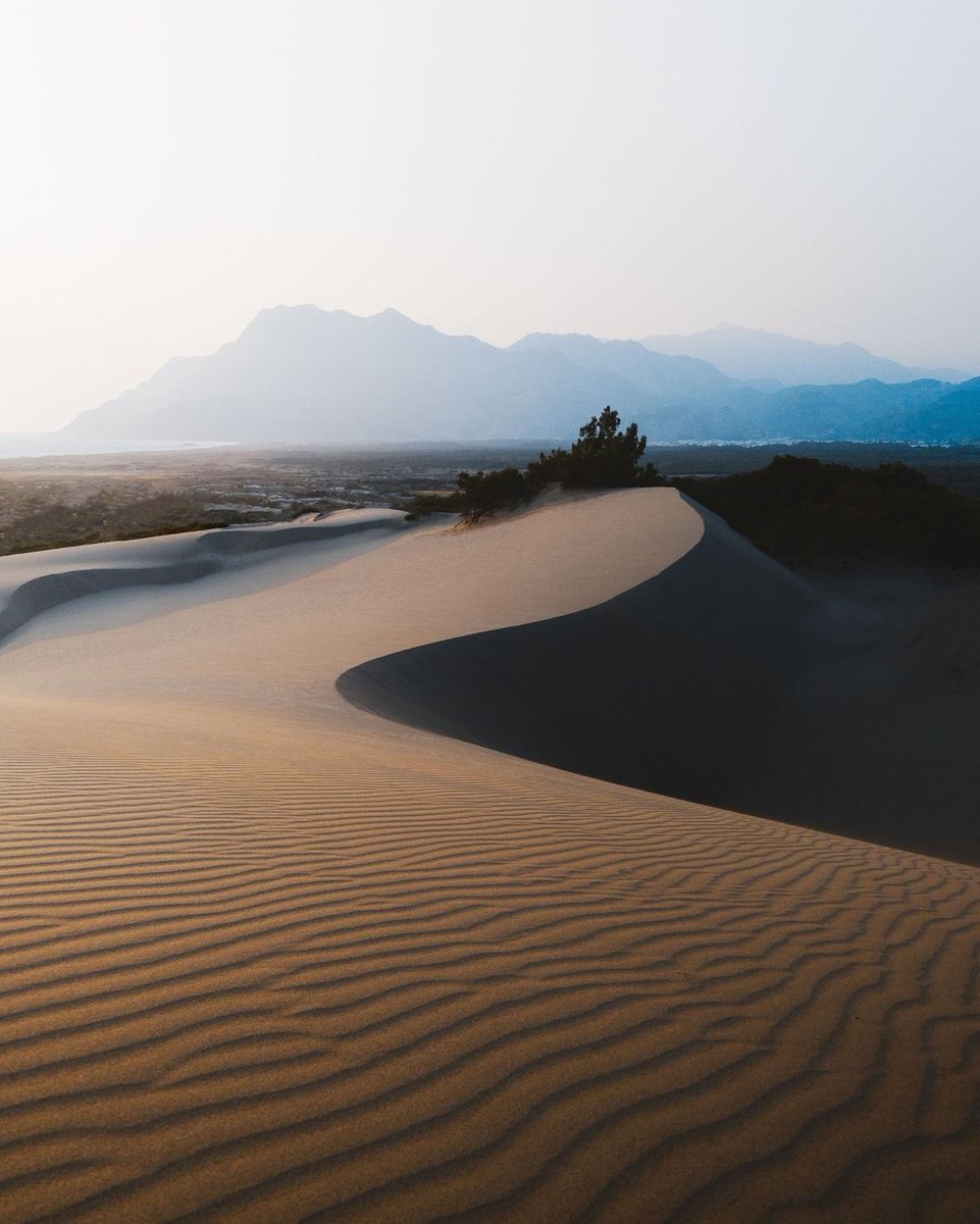Cubotphone's tweet photo. Have you ever seen the beauty of natural lines in nature? Share some of those you encountered on your trips. Remember to use the hashtag #CubotImagery! https://t.co/fJpFFcNiIc