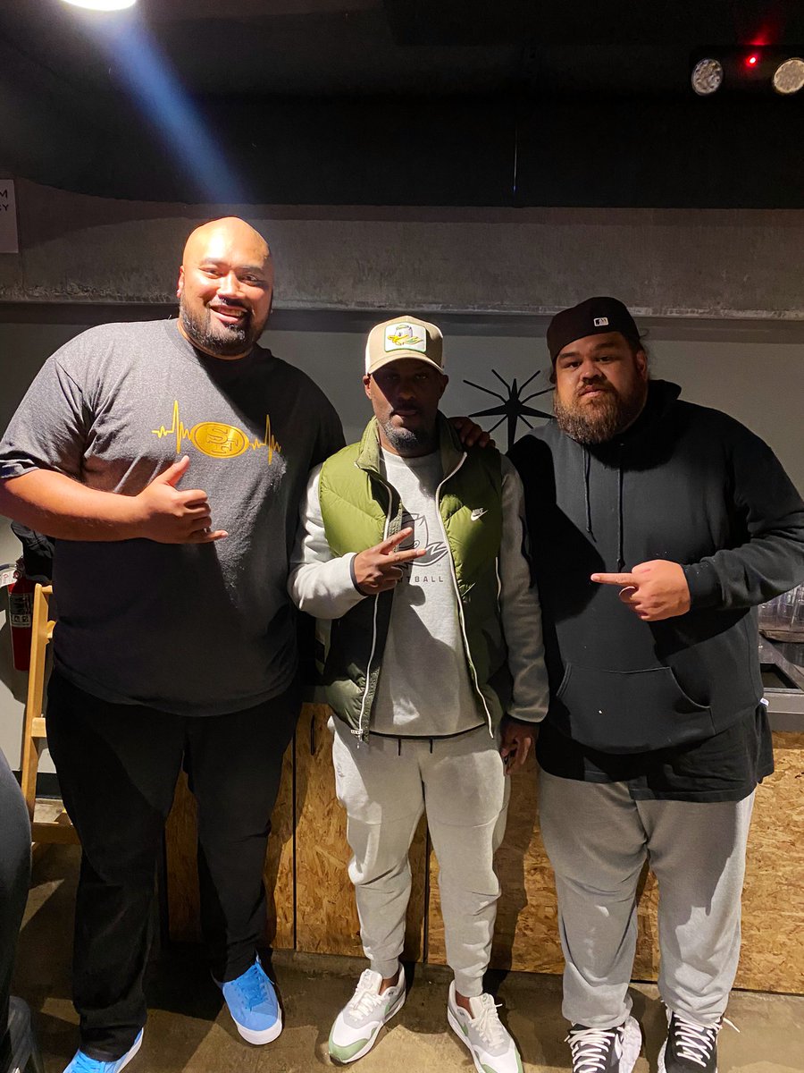 UnkoJD's tweet photo. Out here breaking bread with the fam. Appreciate you @junioradams13 for recruiting our kids. #TOABOYZ #ValleyUP #ScoDUCKS #ItsAboutRelationships #GoBuildIt https://t.co/O5XgW4SzgU