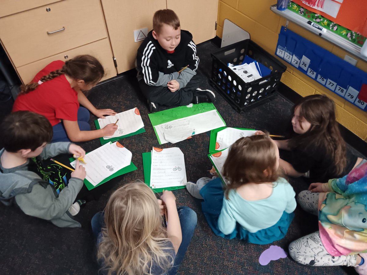 OLittleKnights's tweet photo. We worked on sight words in small groups last week. The teamwork by these kiddos was so amazing! #OtsegoKnights https://t.co/IRNmIWFZ0c