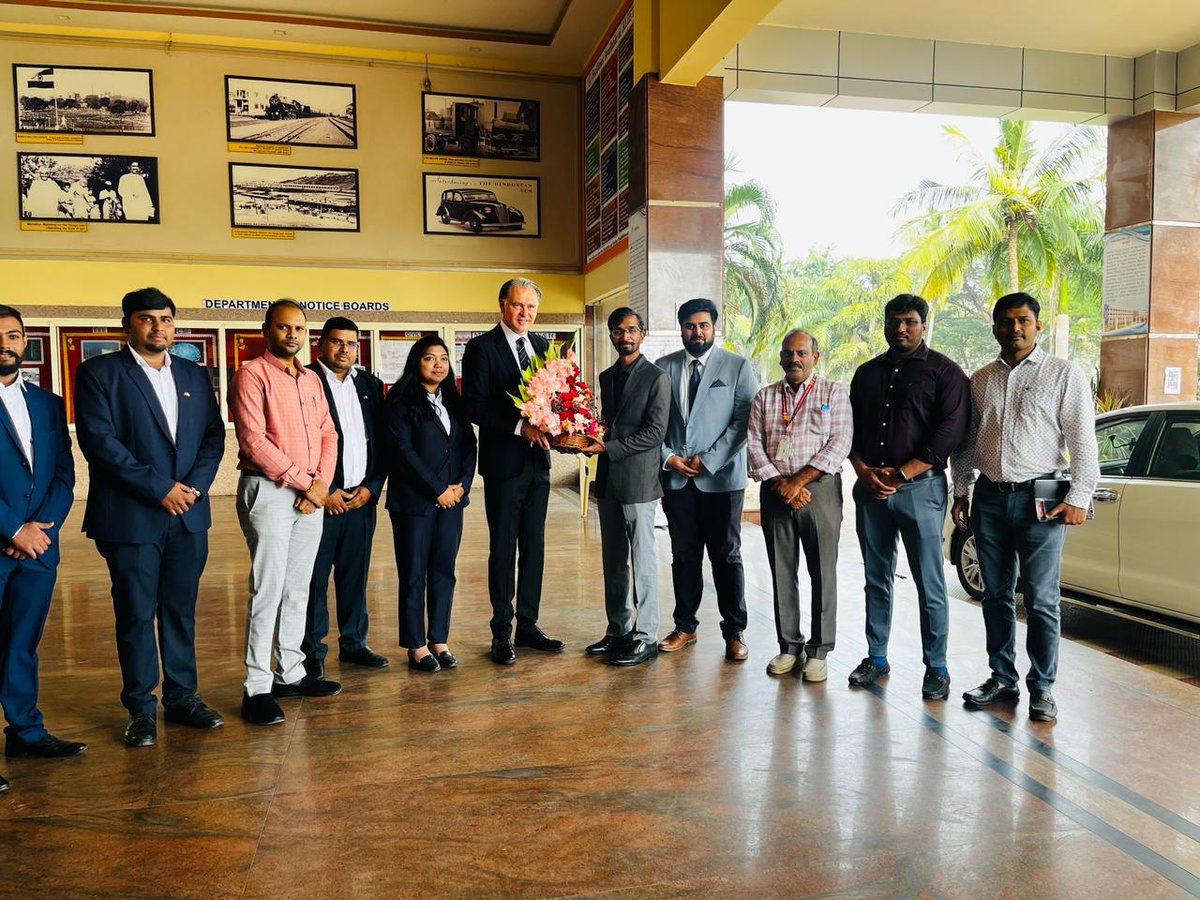 AP_Skill's tweet photo. Hon'ble MD&amp;CEO @AP_Skill Dr #VinodKumarV IAS Inaugurated 3-Day Workshop on 5G communication technology at Andhra Loyola Institute of Engineering &amp; Technology.And was graced by the esteemed presence of Dr #JojiReddy Director of the College, Dr #CarstenSchroeder CEO of #DADBIndia https://t.co/prhlFt8GO1
