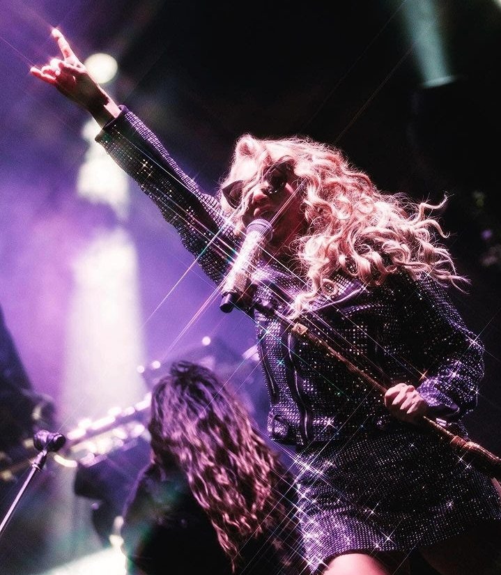 PauRubioMxFans's tweet photo. 17 de Febrero la #ReinaDelPopLatino @PaulinaRubio en @lasolarfestival #Medellín #Colombia 🇨🇴, no te lo puedes perder ‼️
#CaminoGoldenHitsTour #CaminoGoldenHits #Live #LaSolarFestival https://t.co/RoUNcdhRRJ