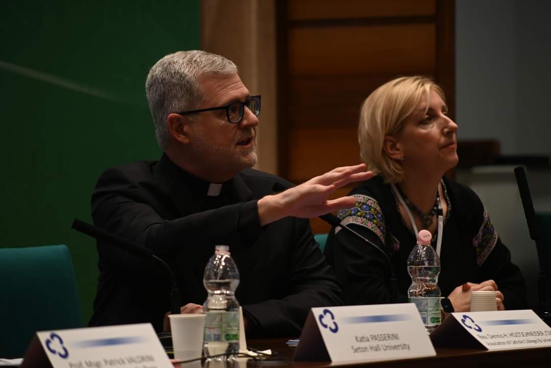 Sophia Opatska, Founding Dean of LvBS & Vice Rector at UCU, recently spoke at the 'The University and the Church' conference in Rome, commemorating the International Federation of Catholic Universities Centenary. #UCU #LvBS #CatholicUniversities ucu.edu.ua/en/news/ukrayi…