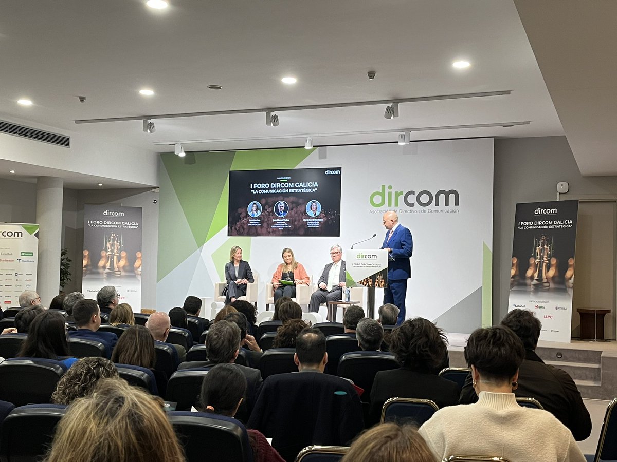 Inauguración del I Foro de Comunicación Dircom Galicia con Tesa Díaz-Faes, presidenta de Dircom Galicia
Juan Manuel Vieites, presidente de la Confederacion Empresarios de Galicia (CEG) y  Marta Fernández Tapias, vicepresidenta de la Diputación de Pontevedra.