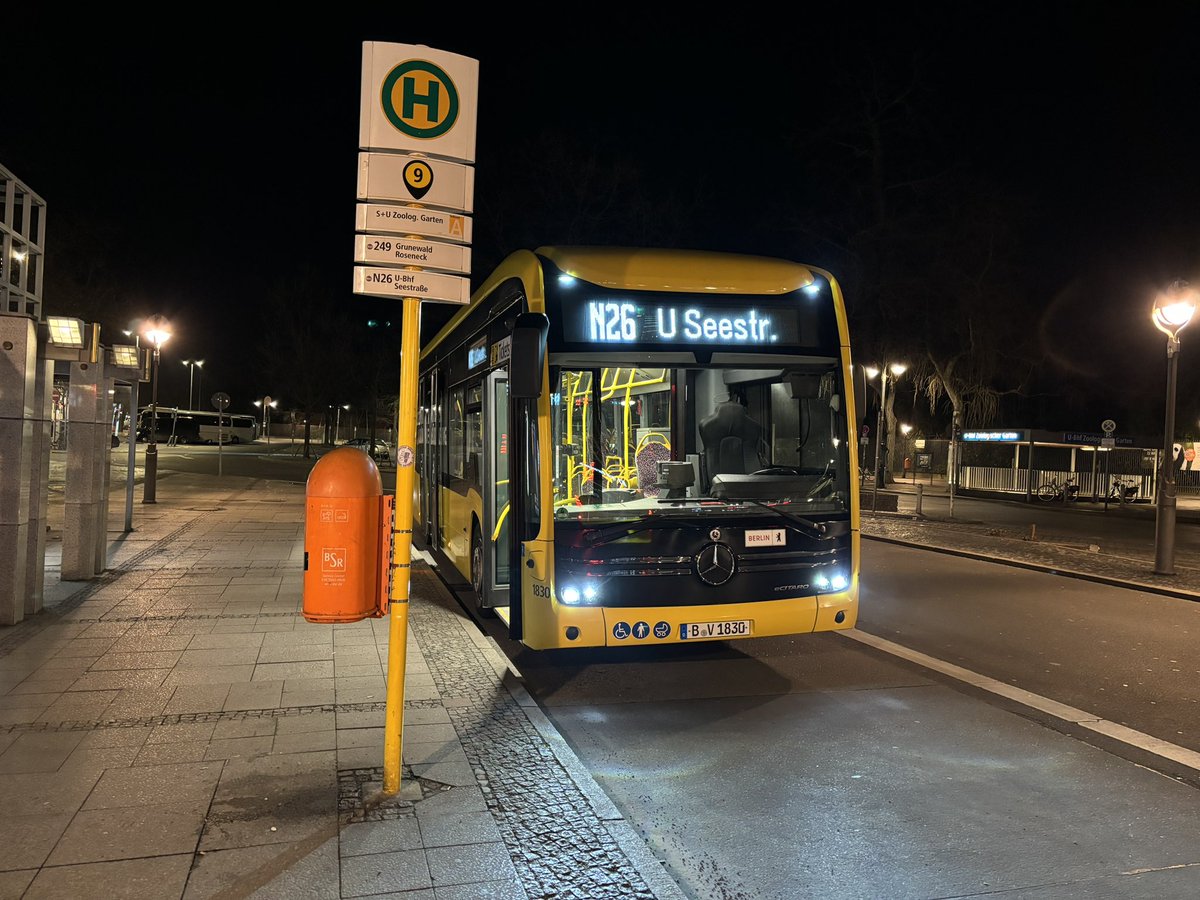 И таки отлично прошло, С КАЙФОМ откатал 247/N26! eCitaro лучше аналогичного «Соляриса» во всём. Обзорность по зеркалам, батарея, разгон, двери. Жаль только, что таких у нас во флоте всего лишь не то 6, не то 15 штук. Зарядка только с одного бока, да и дорогие(🤦🏻‍♂️) они вышли.