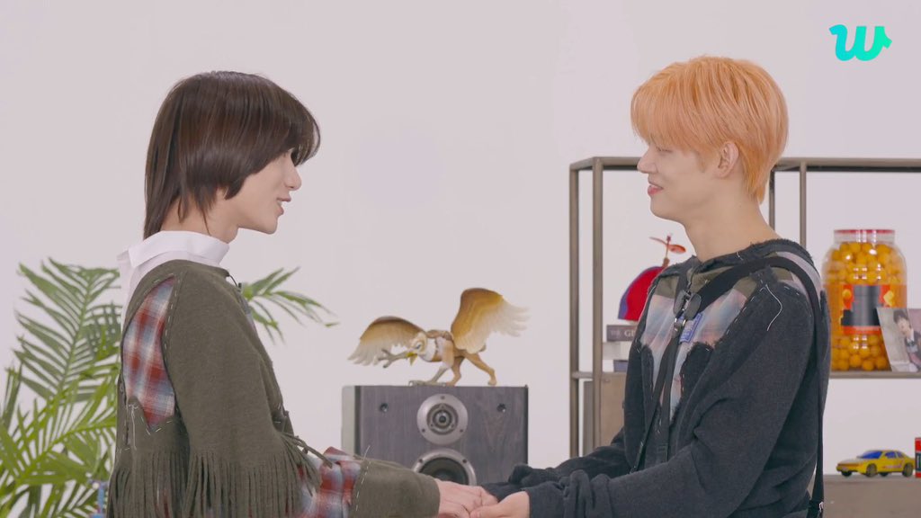 lbeomjunistl's tweet photo. "you're staring"                   "you're beautiful" 

— a thread  [🦊🧸ver.] https://t.co/dVcPSS1AW6