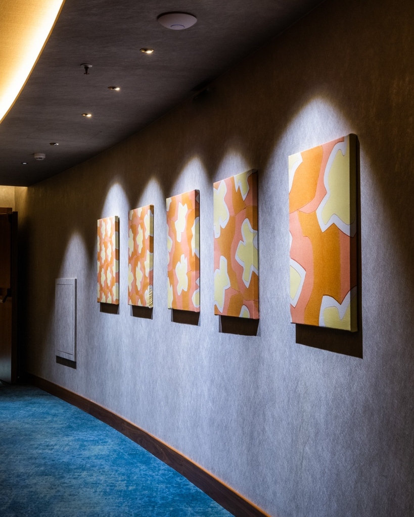 The corridors of #ElectraPalaceThessaloniki, display various artworks from Costakis Collection, as a way of paying homage to an artistic visionary, making our guests' stay even more special🌟🎨 #ElectraHotels #ElectraExperience #LuxuryLiving