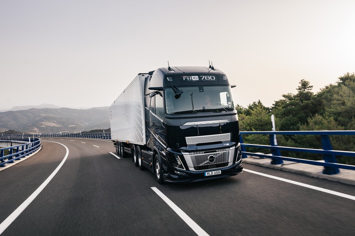 Volvo Trucks tweet media