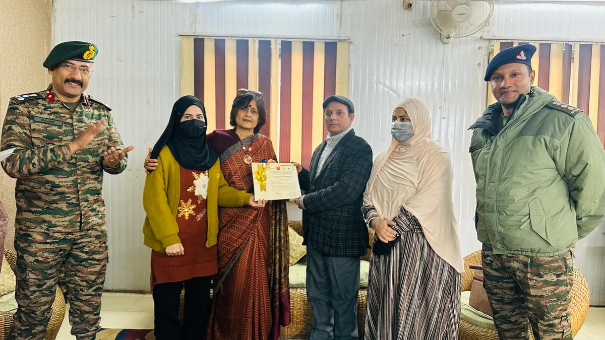 noorirahat2's tweet photo. “Today, we are celebrating the strength, determination, and resilience of women everywhere.” Dagger gunners awarding the certification to women in the field of Horticulture.  
#WomenEmpowerment 
#horticulture 
@RisingKashmir  
@TIAHnews 
@MissHorticultu1  
@Maxwel_Kiptanui https://t.co/Yk4MfUbbLi
