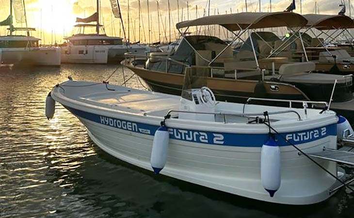 NauticaReport's tweet image. AS Labruna: al 50° NauticSud il primo gozzo napoletano elettrico alimentato ad idrogeno
nauticareport.it/dettnews/barch…
#ASLabruna #massimolabruna #Nauticsud ##Salone #InternazionaledellaNautica #futura2 #primogozzoalmondoadidrogeno #barchegreen #motorielettrici #motoriadidrogeno